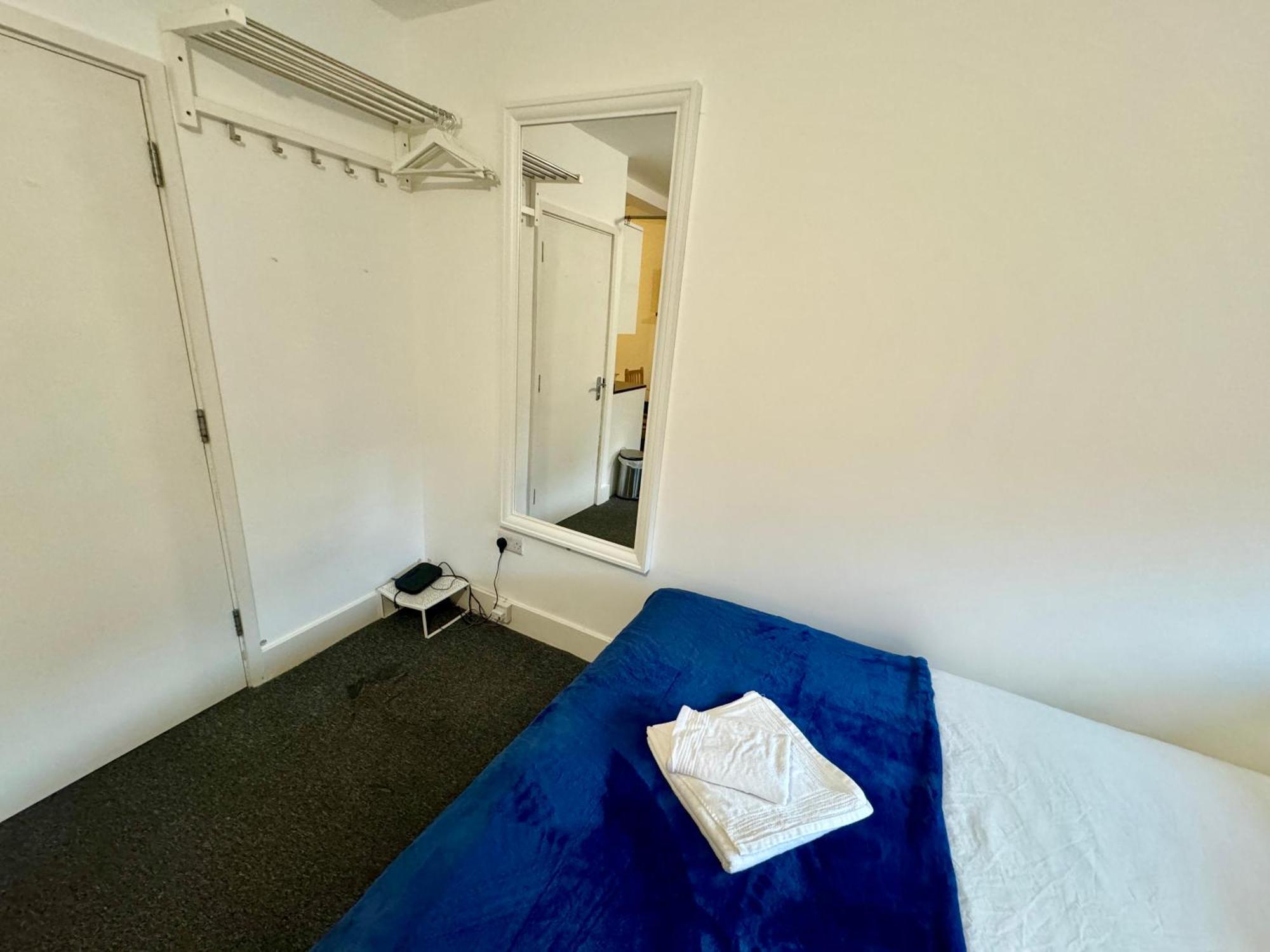 Cosmopolitan Comfort Private Bedrooms In Euston 106 London Exteriör bild