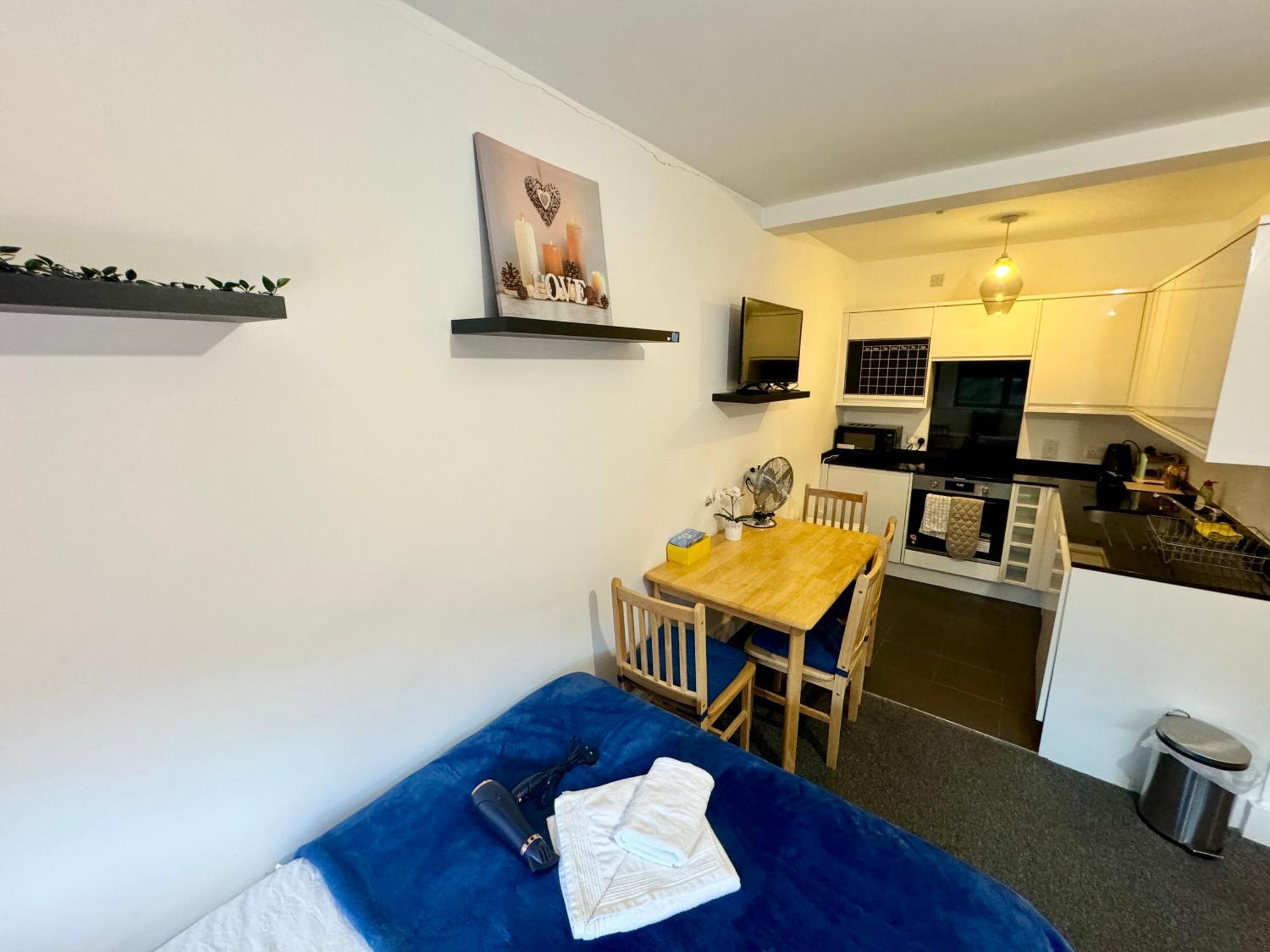 Cosmopolitan Comfort Private Bedrooms In Euston 106 London Exteriör bild